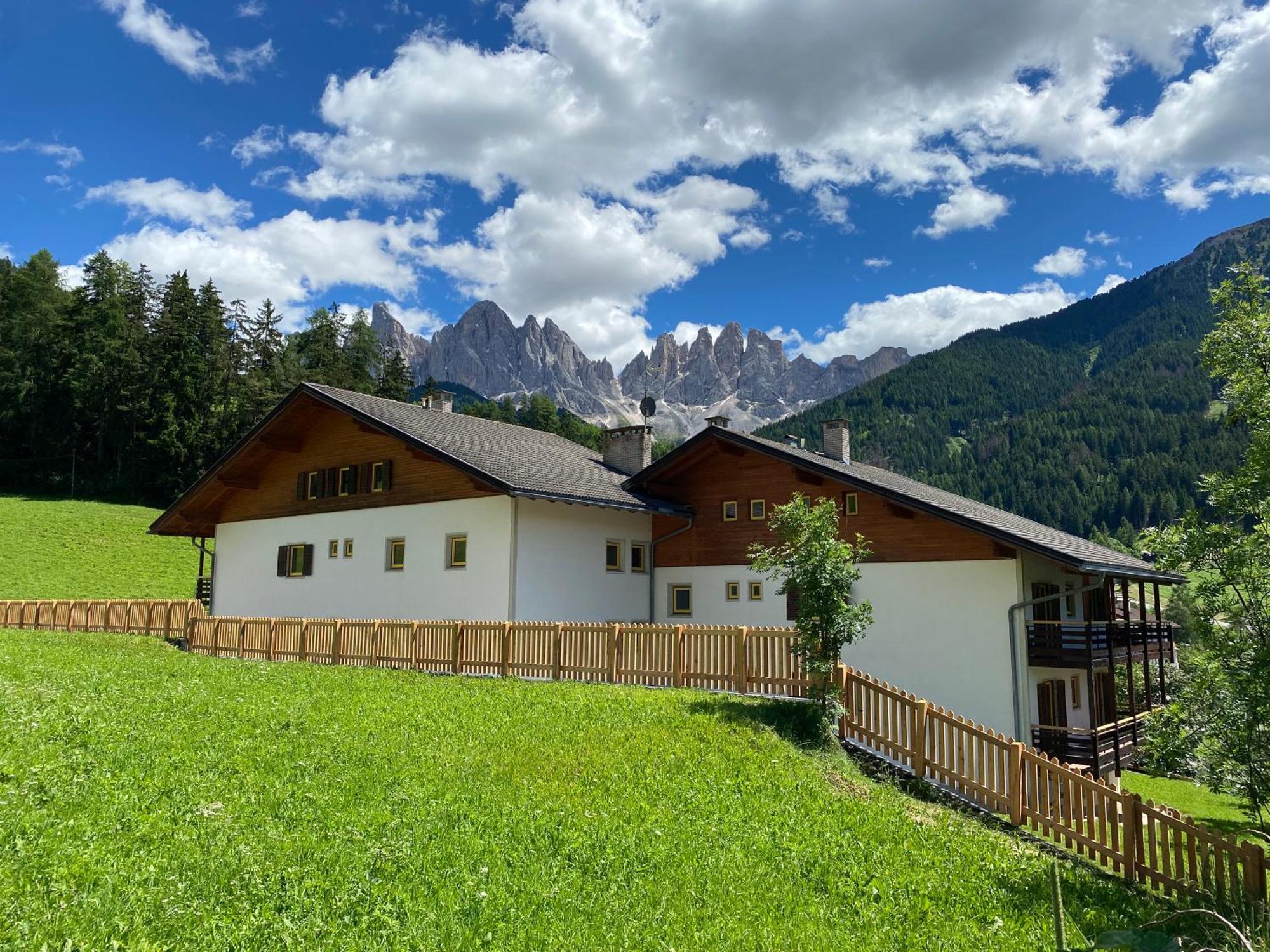 Miraodle Apartments Funes  Buitenkant foto